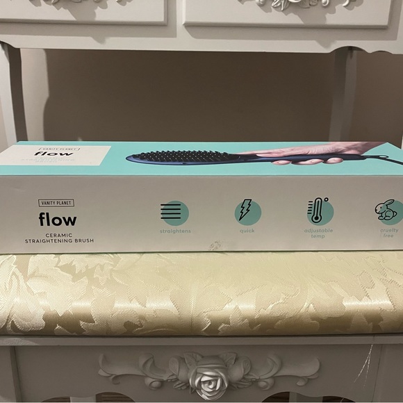 Vanity Planet Hair Straightening Brush - Picture 3 of 5